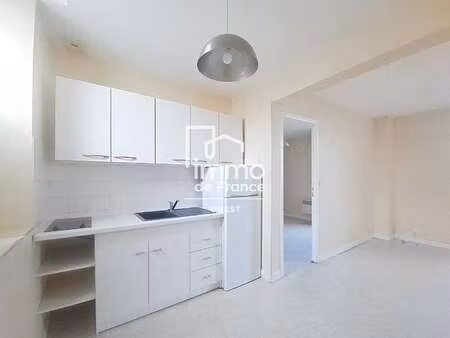 location appartement 2 pièces à évron (53600) : à louer 2 pièces / 28m² évron