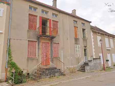 vente maison 5 pièces 160 m² à saint-sernin-du-plain (71510)  59 000 €