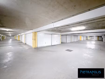 garage fermé  rue hippolyte kahn