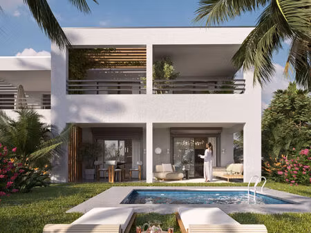 villa 4 pièces 92m² + jardin / terrasse / balcon / garage / parking / piscine ! sxm