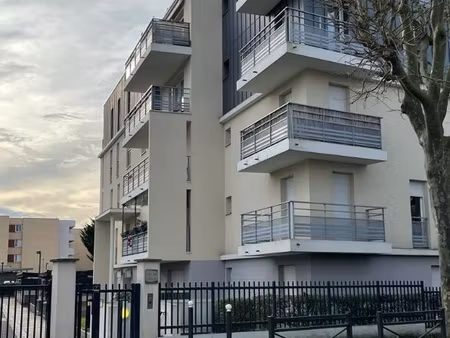 appartement meublé avec terrasse résidence récente et sécu