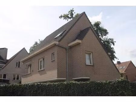 appartement te huur in kalmthout met 3 slaapkamers