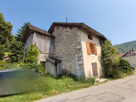 nouveau prix - maison de village 2 ch + bureau + grange + parking - idéal primo-accédant