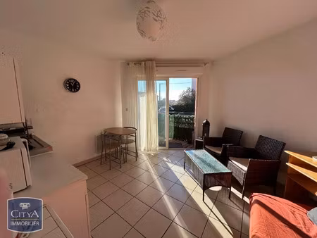 appartement à louer 1 pièce 20.39 m² - salon-de-provence (13) - 514€