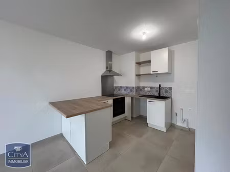 appartement à louer 2 pièces 43.25 m² - trans-en-provence (83) - 850€
