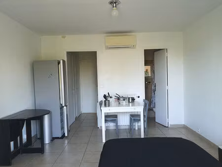 location appartement 1 pièce 22 m² à aix-en-provence (13290)