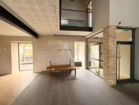 vente locaux professionnels 7 pièces 166 m² à puy-l'evêque (46700)  172 000 €