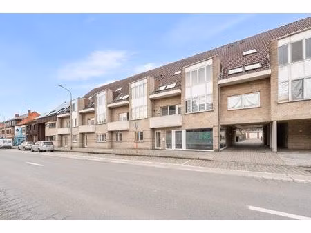 ruim duplex appartement met 3 slaapkamers en garage te lokeren