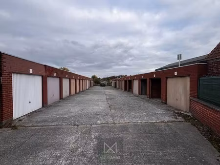 10 garages te koop in het centrum van lauwe