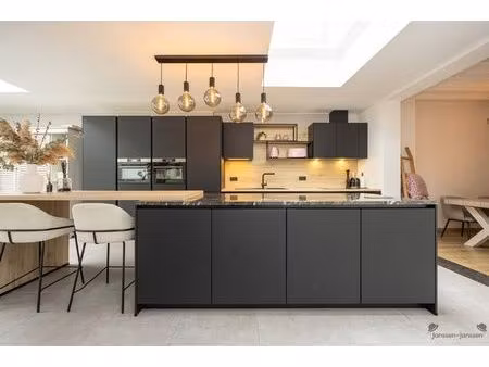 instapklare woning met vernieuwde designkeuken  4 slaapkamers en garage in hartje brasscha