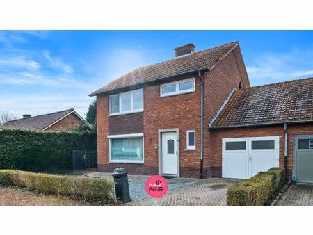 gezinswoning met renovatiepotentieel vlakbij het centrum van lanaken!