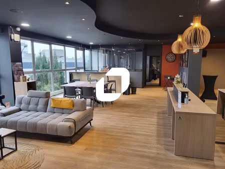 location commerce merignac 33700