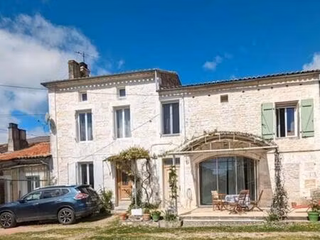 rouillac maison 230 m²  5 ch  jardin