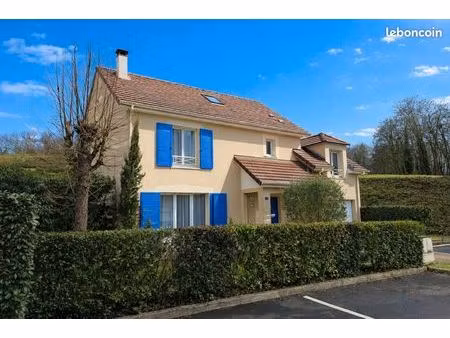 maison 6 pièces 130 m²