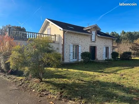 belle maison en pierre