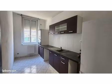 f2 saint-fons avec terrasse