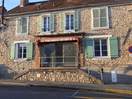location local commercial 2 pièces 92 m2 à le châtelet-en-brie