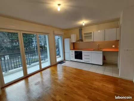 2 pièces port marly bord de seine à louer