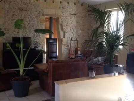 a louer maison type loft 128m2 poutres apparentes (1chambre)