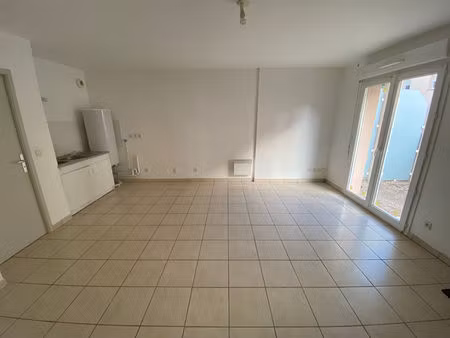 location appartement 2 pièces 40 m² à aubigny-sur-nère (18700)