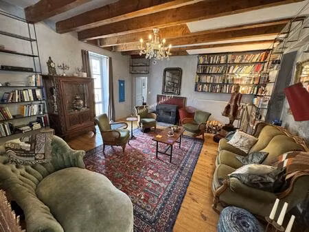 ensemble immobilier de 3 maisons avec piscine et jardins