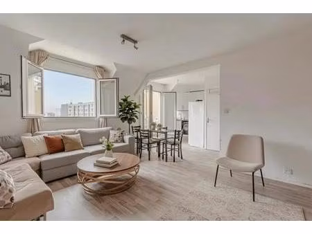 appartement duplex de 4 pièces et de 74 m2 avec balcon en vente à dammarie-les-lys - idéal