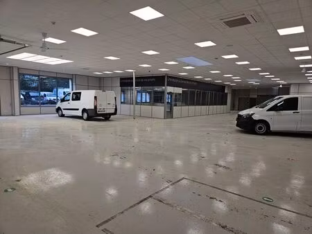 location commerce 2210 m² à brest (29200)