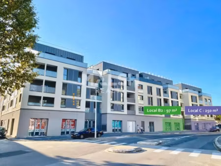 a vendre ou a louer - bureaux 347 m² divisibles à partir de 95 m² - villefranche-sur-saône