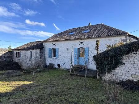 fermette dans un hameau isolé proche de montaigu-de-quercy