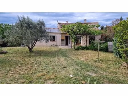 charmante maison de village sur un terrain de 5 000 m²  dans un environnement calme