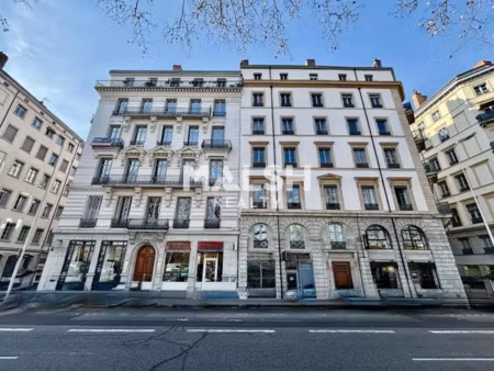 à louer - bureayx 150 m² - lyon 2