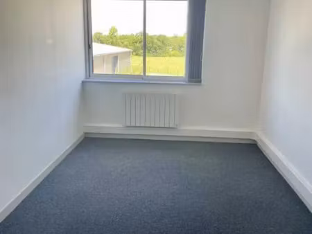 a louer surfaces de bureaux de 18 m2 à 85 m2 - verneuil en halatte - parc alata