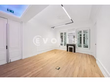 tourny : bureaux rénovés dans un bel immeuble ancien