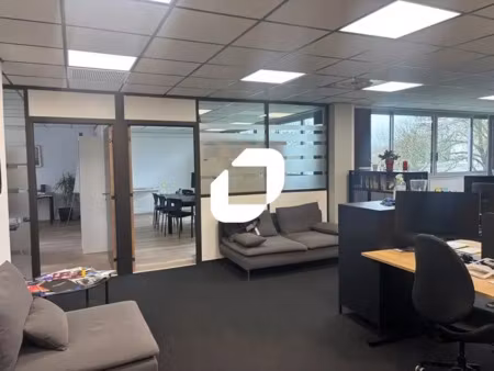 location bureau bordeaux 33300