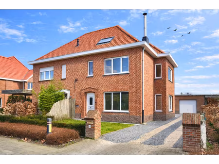 huis te koop in waarschoot met 4 slaapkamers