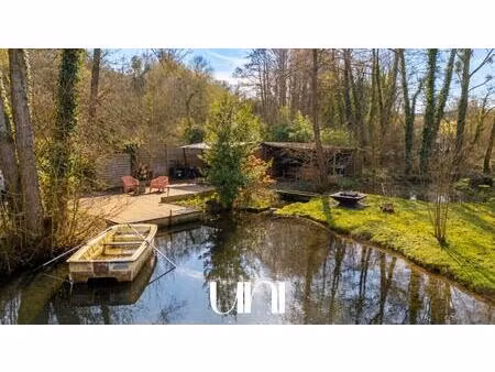 chalet en forêt sur terrain de 4 870 m2 à espins