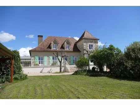 maison quercynoise de 1980 type 6 avec 2500m² de jardin  secteur gramat