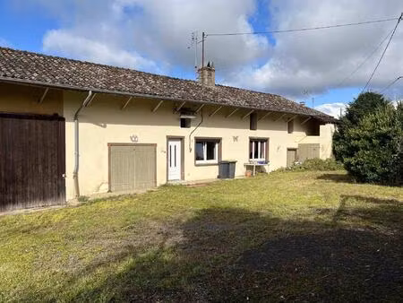 longere a renover vastes dependances sur terrain de 9000 m²