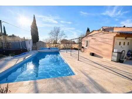 villecroze  maison de plain-pied 115 m²  piscine et garage  puits