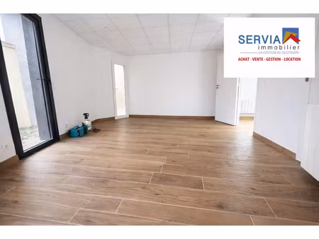 location bureaux et commerces à quéven (56530) : à louer / 40m² quéven