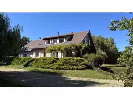 belle maison familiale 12 pièces  7 chambres  avec grand jardin