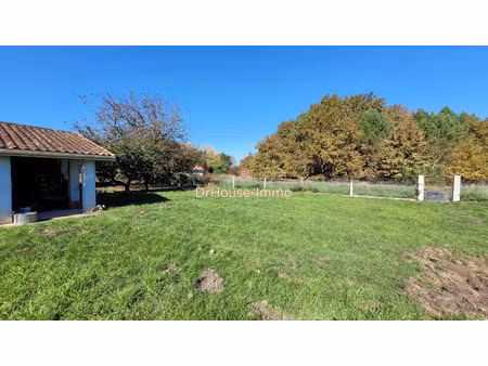 vente terrain à saint-aubin-de-médoc (33160) : à vendre / 725m² saint-aubin-de-médoc