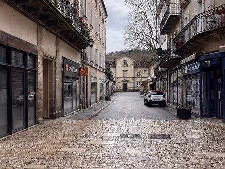 location commerce 3 pièces 50 m² à figeac (46100)