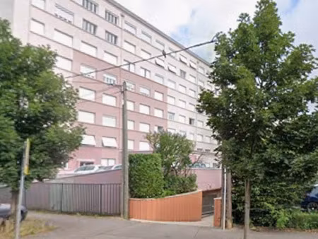 a louer garage - quartier poincaré