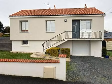 location maison aux herbiers (85500) : à louer / 85m² les herbiers
