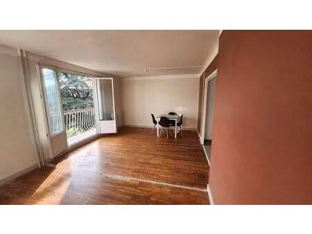 location appartement 3 pièces 69 m² à villefranche-sur-saône (69400)