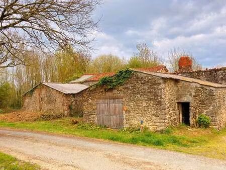 vente maison aux lucs-sur-boulogne (85170) : à vendre / 2018m² les lucs-sur-boulogne