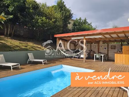 villa composee de 2 logements + atelier + piscine