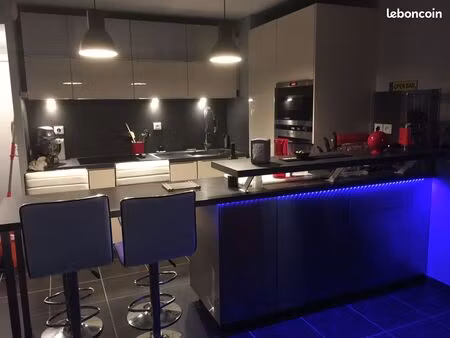 t3 récent 2014 – 61 8 m² – balcon 10 m² – climatisation – 2 parkings – résidence sécurisée