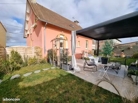 maison 7 pièces 158 m²